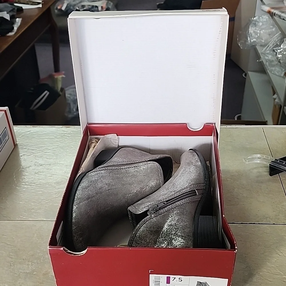 SO Meme Pewter Block Heel 7.5